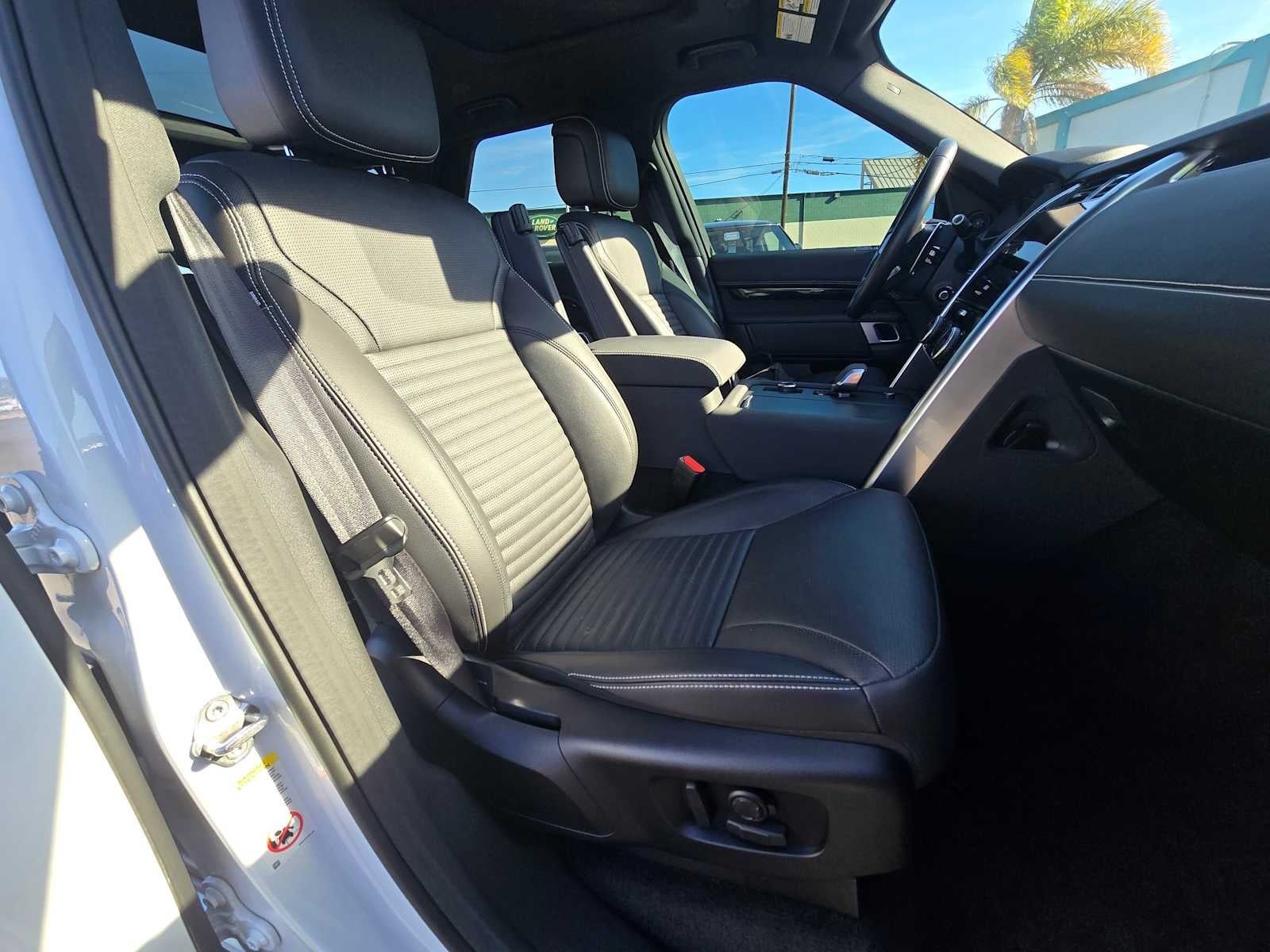 2023 Land Rover Discovery S R-Dynamic