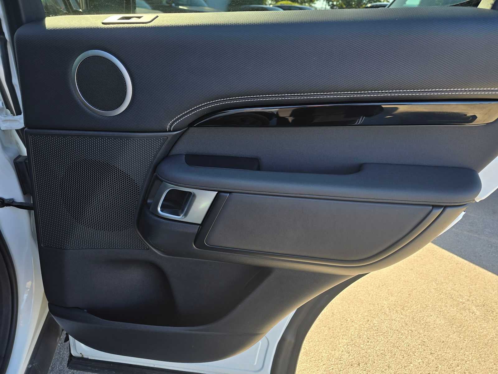 2023 Land Rover Discovery S R-Dynamic