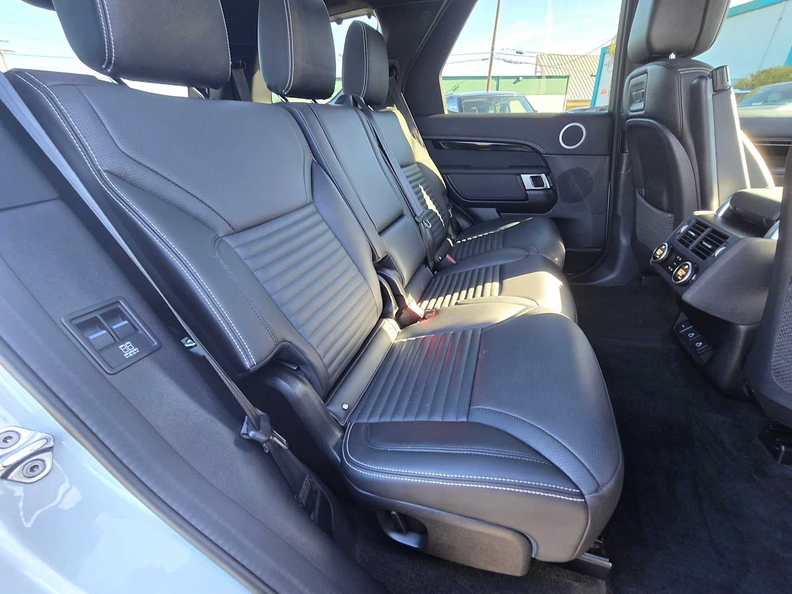 2023 Land Rover Discovery S R-Dynamic