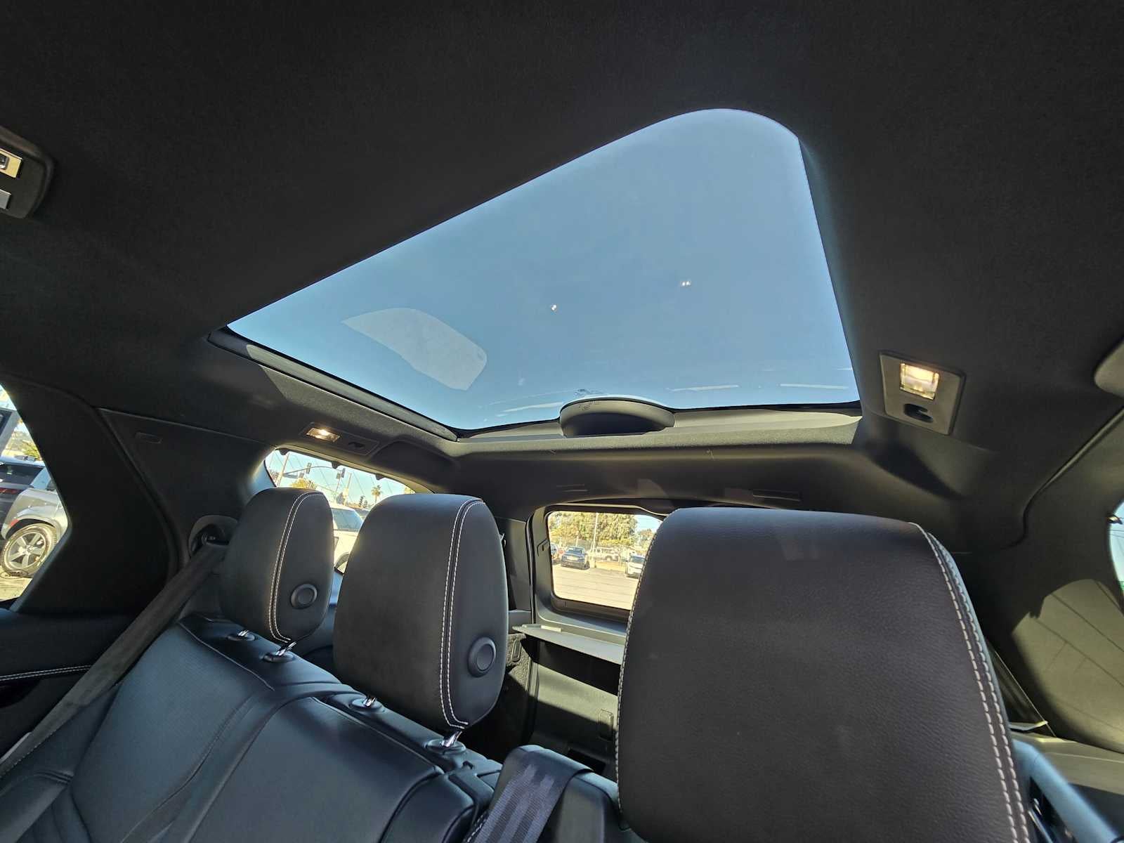 2023 Land Rover Discovery S R-Dynamic