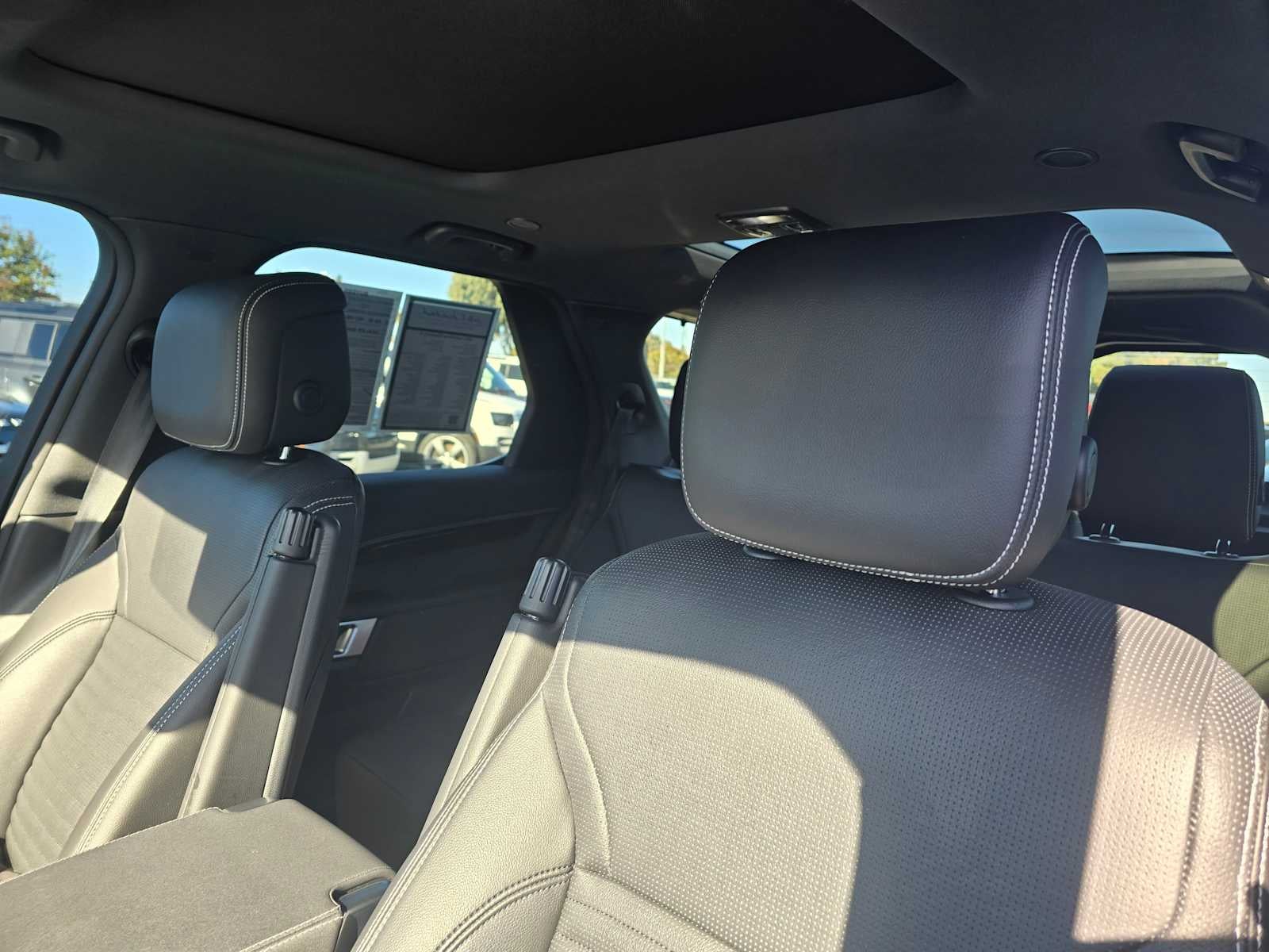 2023 Land Rover Discovery S R-Dynamic