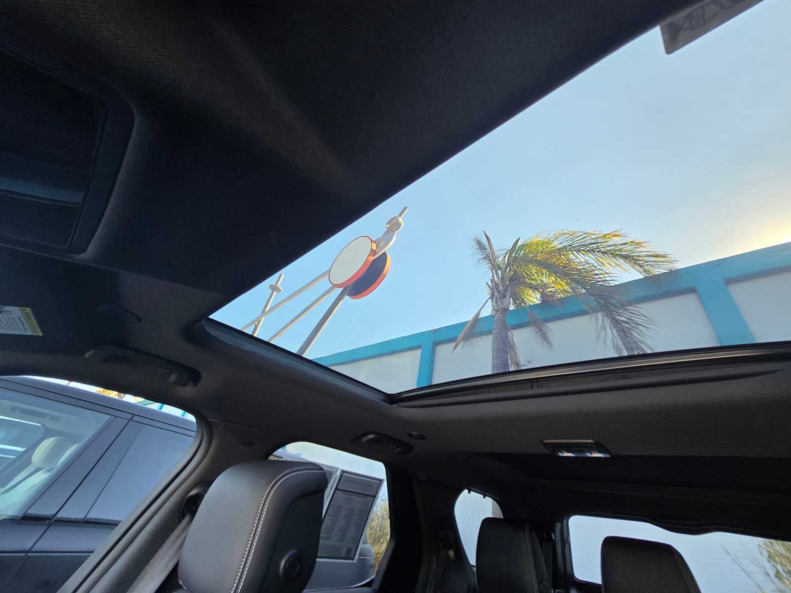 2023 Land Rover Discovery S R-Dynamic