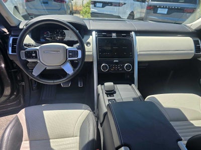 2025 Land Rover Discovery Metropolitan Edition