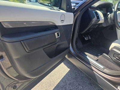 2025 Land Rover Discovery Metropolitan Edition