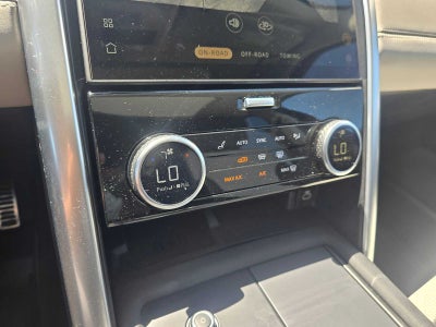 2025 Land Rover Discovery Metropolitan Edition