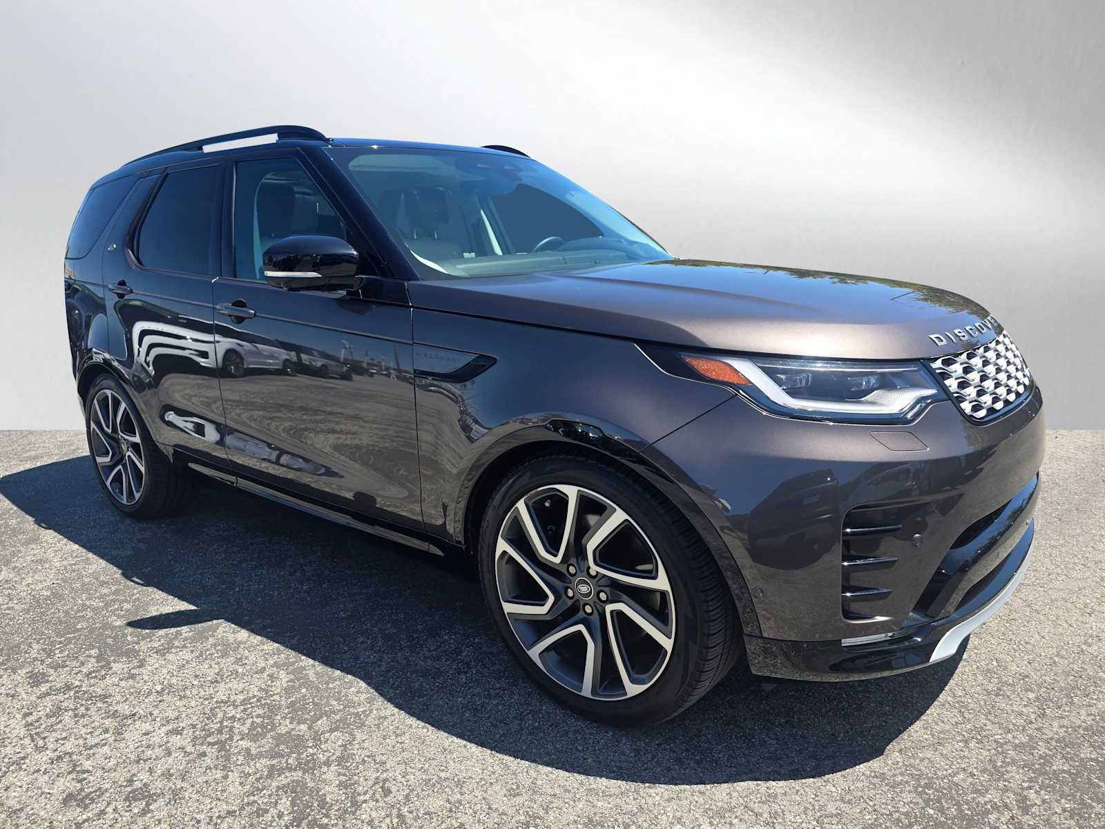 2025 Land Rover Discovery Metropolitan Edition