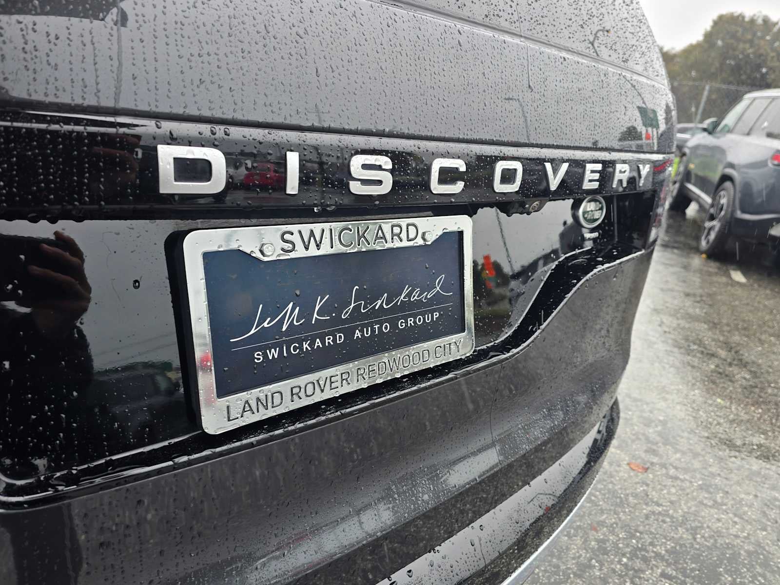 2023 Land Rover Discovery Metropolitan Edition