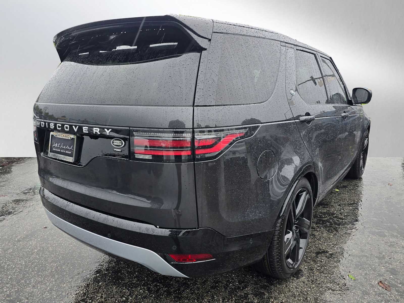 2023 Land Rover Discovery Metropolitan Edition