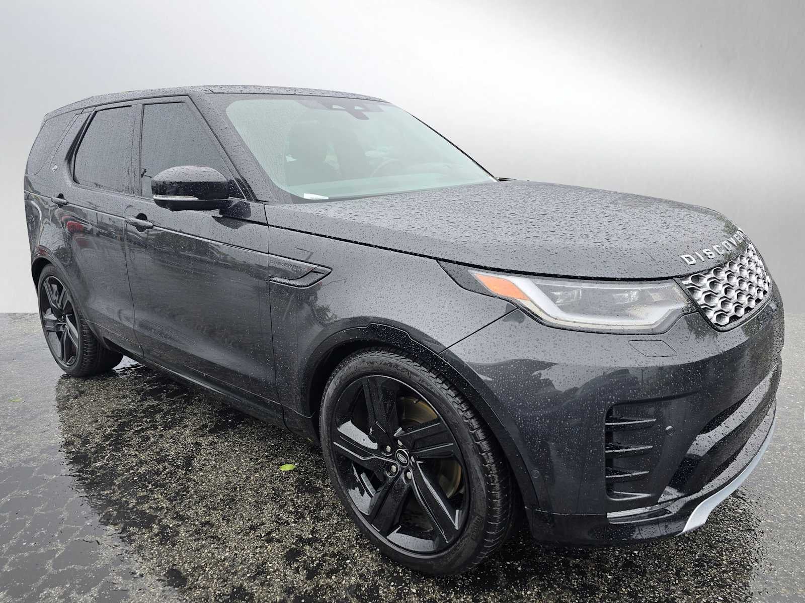 2023 Land Rover Discovery Metropolitan Edition