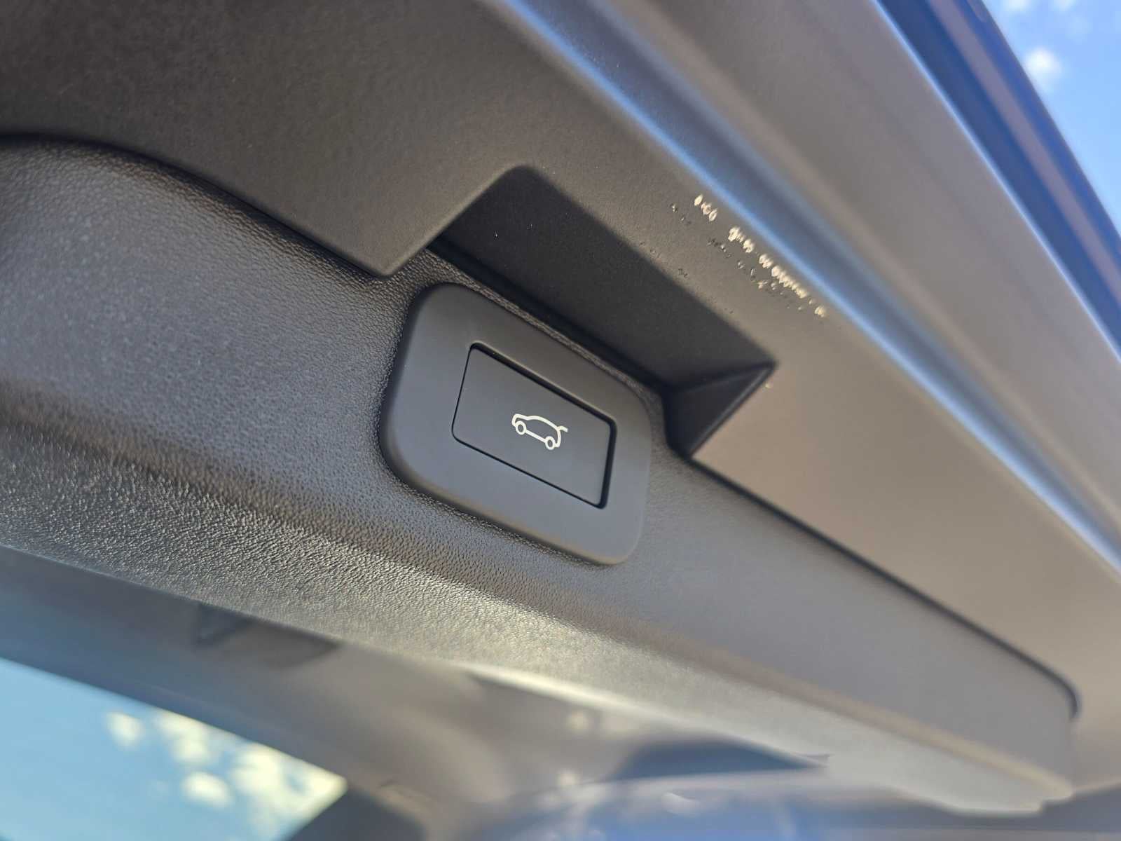 2025 Land Rover Discovery Metropolitan Edition