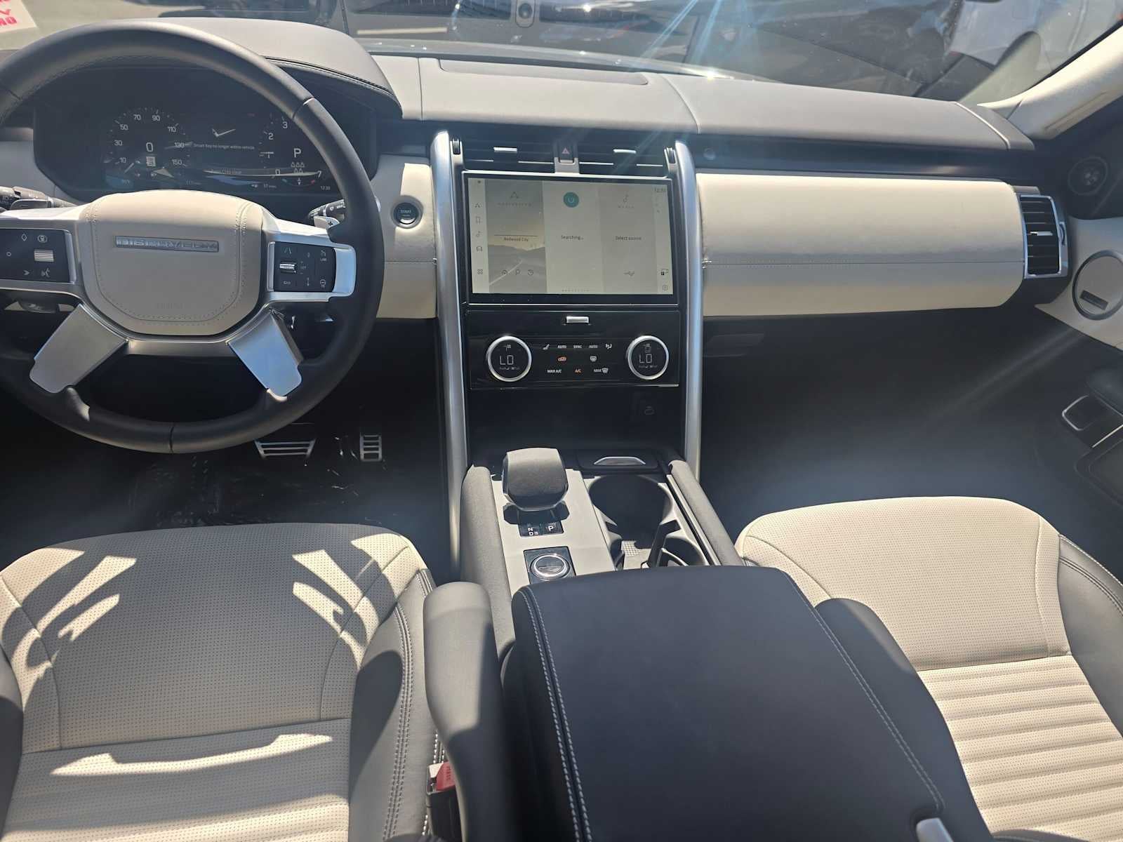 2025 Land Rover Discovery Metropolitan Edition