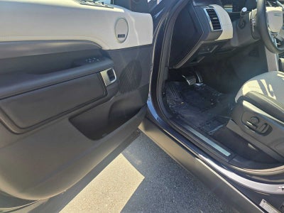 2025 Land Rover Discovery Metropolitan Edition