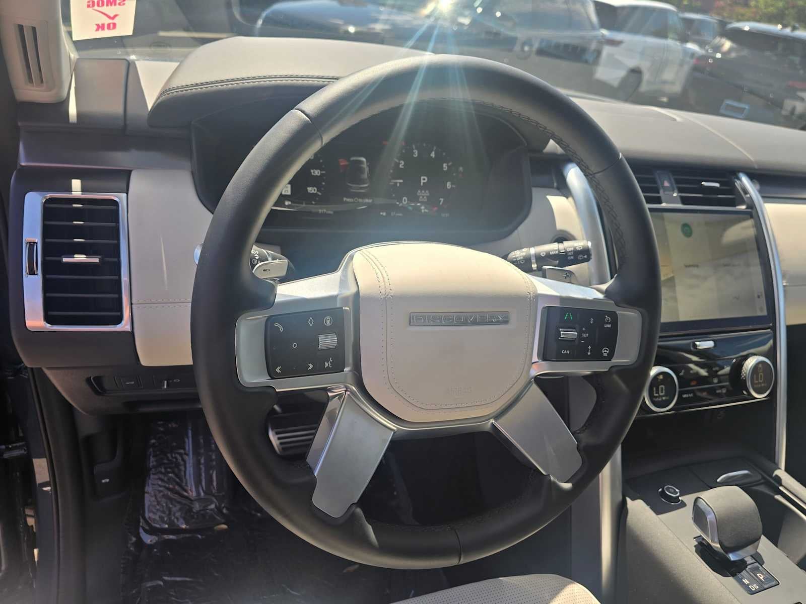2025 Land Rover Discovery Metropolitan Edition
