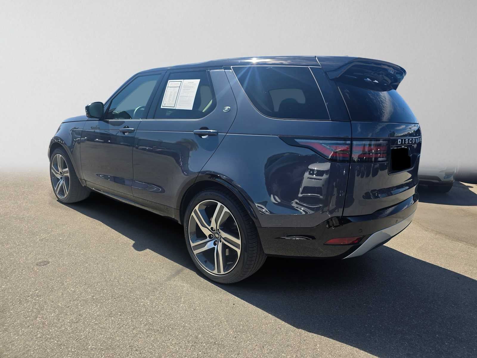 2025 Land Rover Discovery Metropolitan Edition