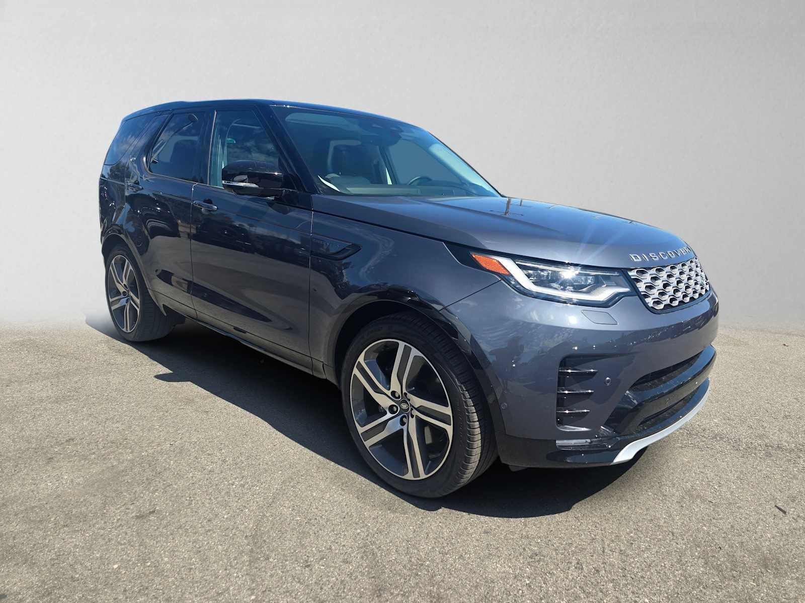 2025 Land Rover Discovery Metropolitan Edition