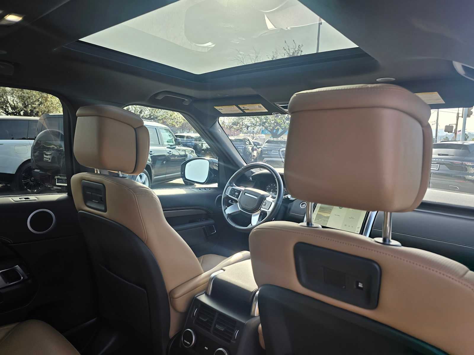 2023 Land Rover Discovery Metropolitan Edition