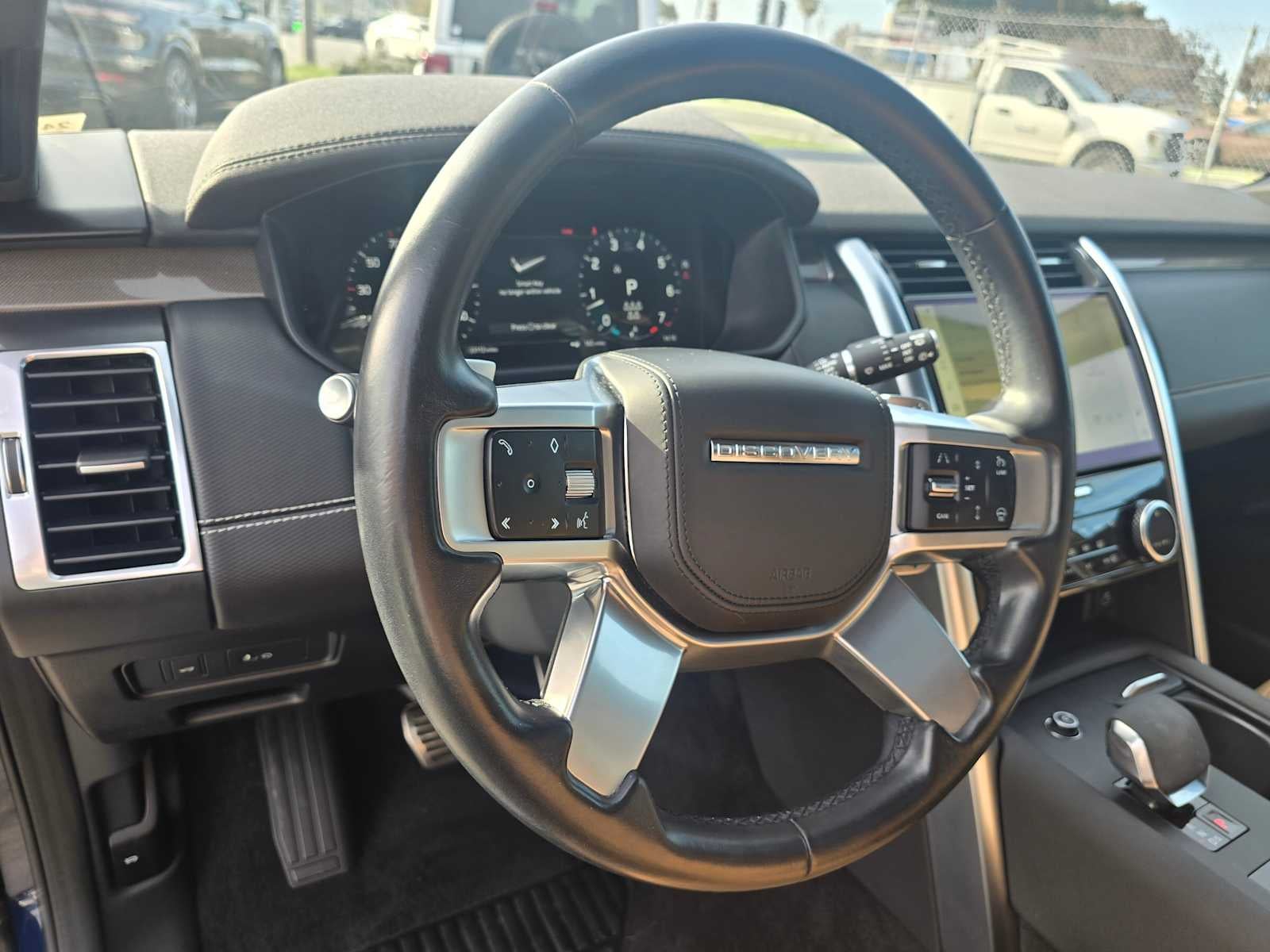 2023 Land Rover Discovery Metropolitan Edition