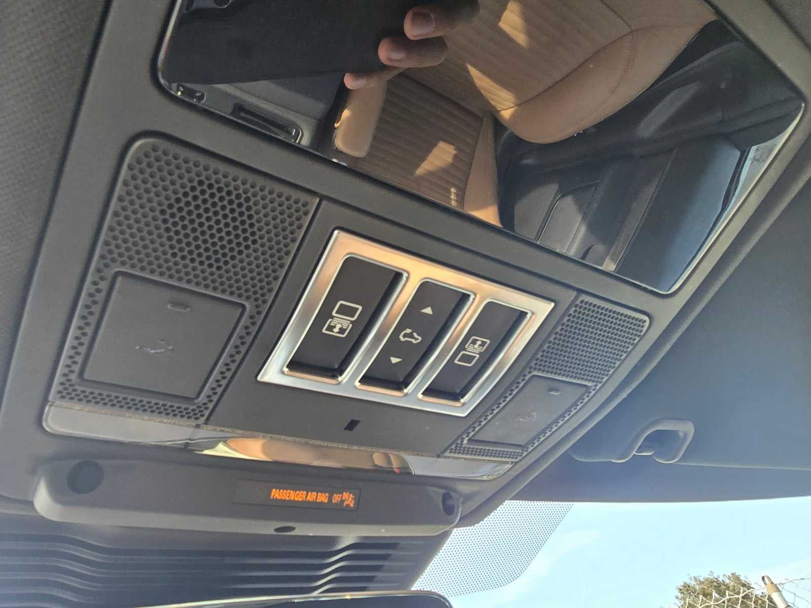 2023 Land Rover Discovery Metropolitan Edition