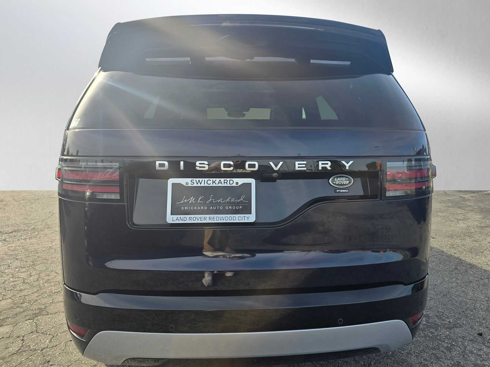 2023 Land Rover Discovery Metropolitan Edition
