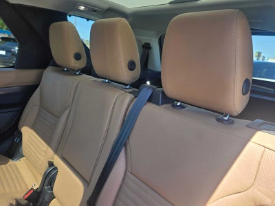 2025 Land Rover Discovery Metropolitan Edition