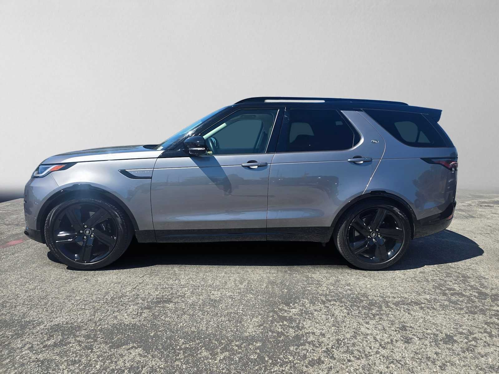 2025 Land Rover Discovery Metropolitan Edition