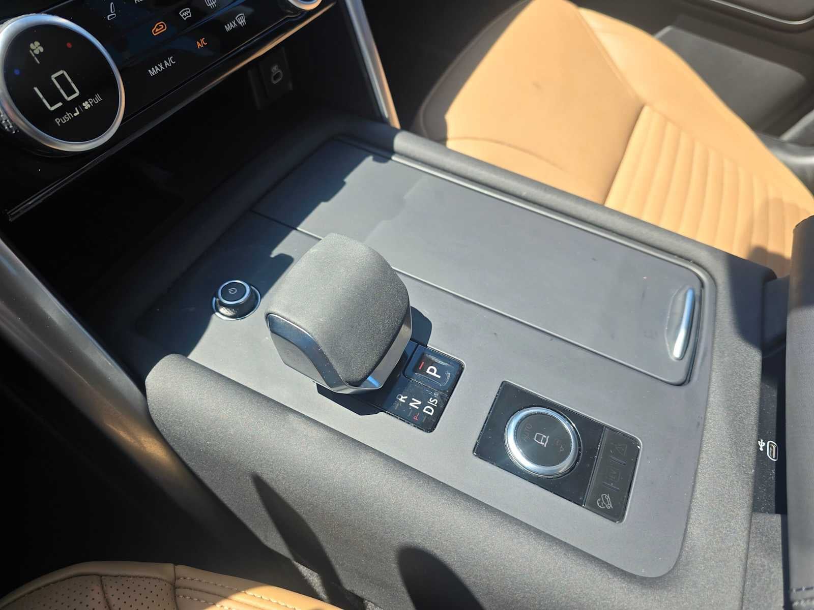 2025 Land Rover Discovery Metropolitan Edition