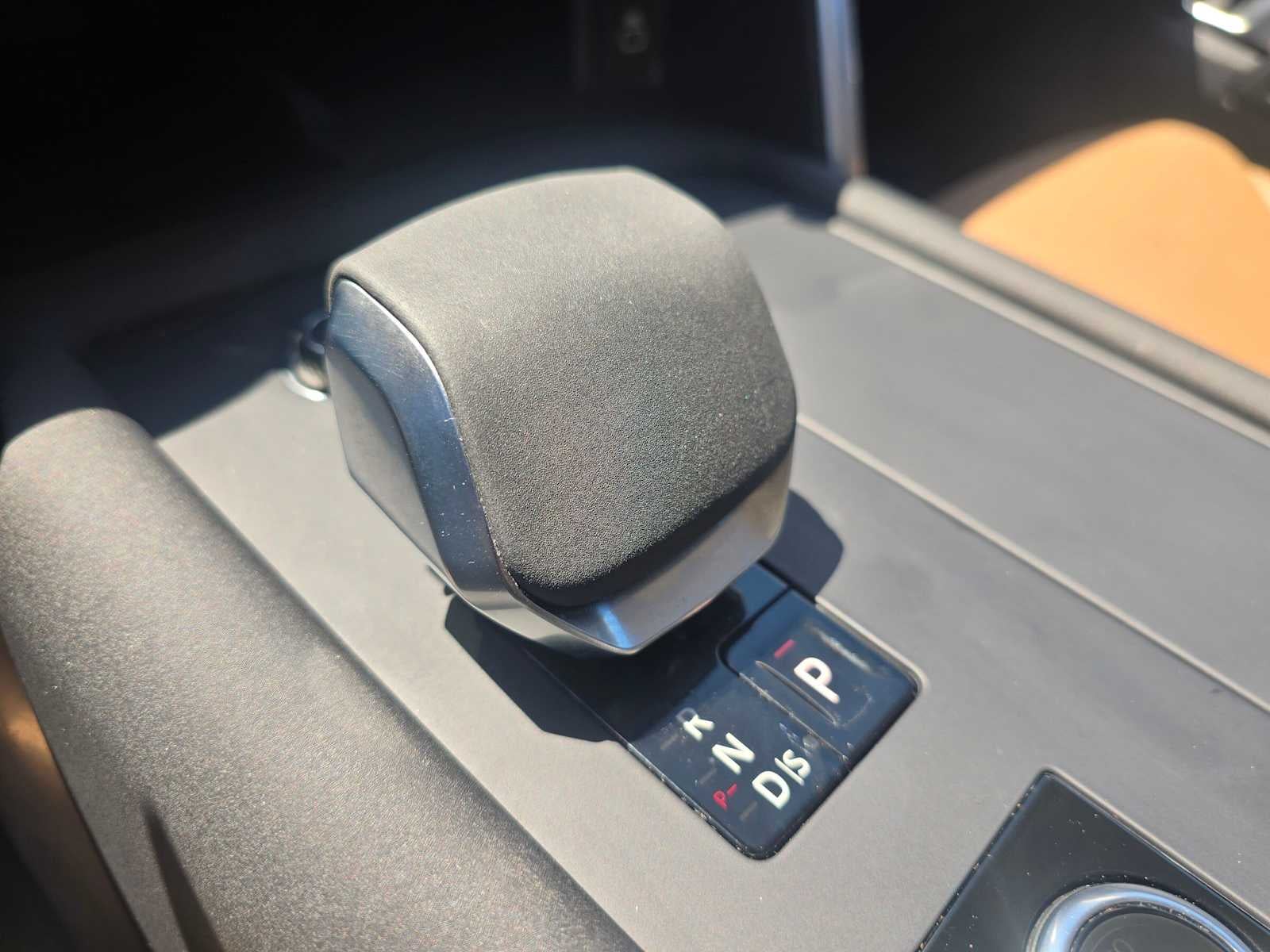 2025 Land Rover Discovery Metropolitan Edition
