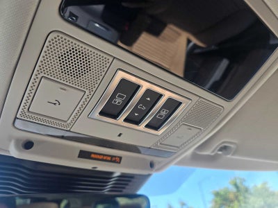 2025 Land Rover Discovery Metropolitan Edition