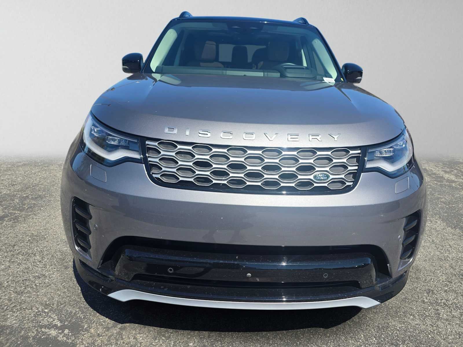 2025 Land Rover Discovery Metropolitan Edition