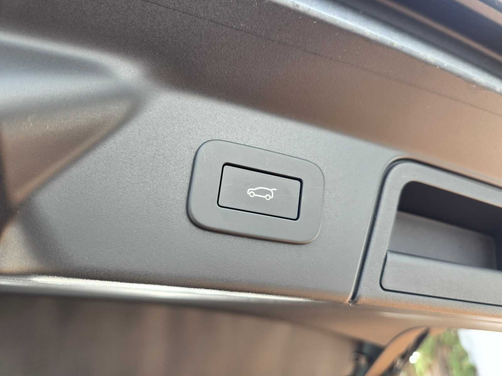 2026 Land Rover Range Rover Velar S