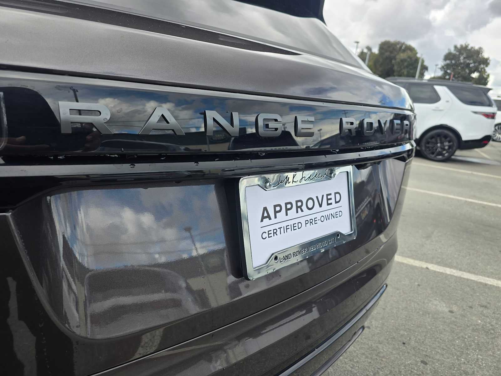 2026 Land Rover Range Rover Velar Dynamic SE