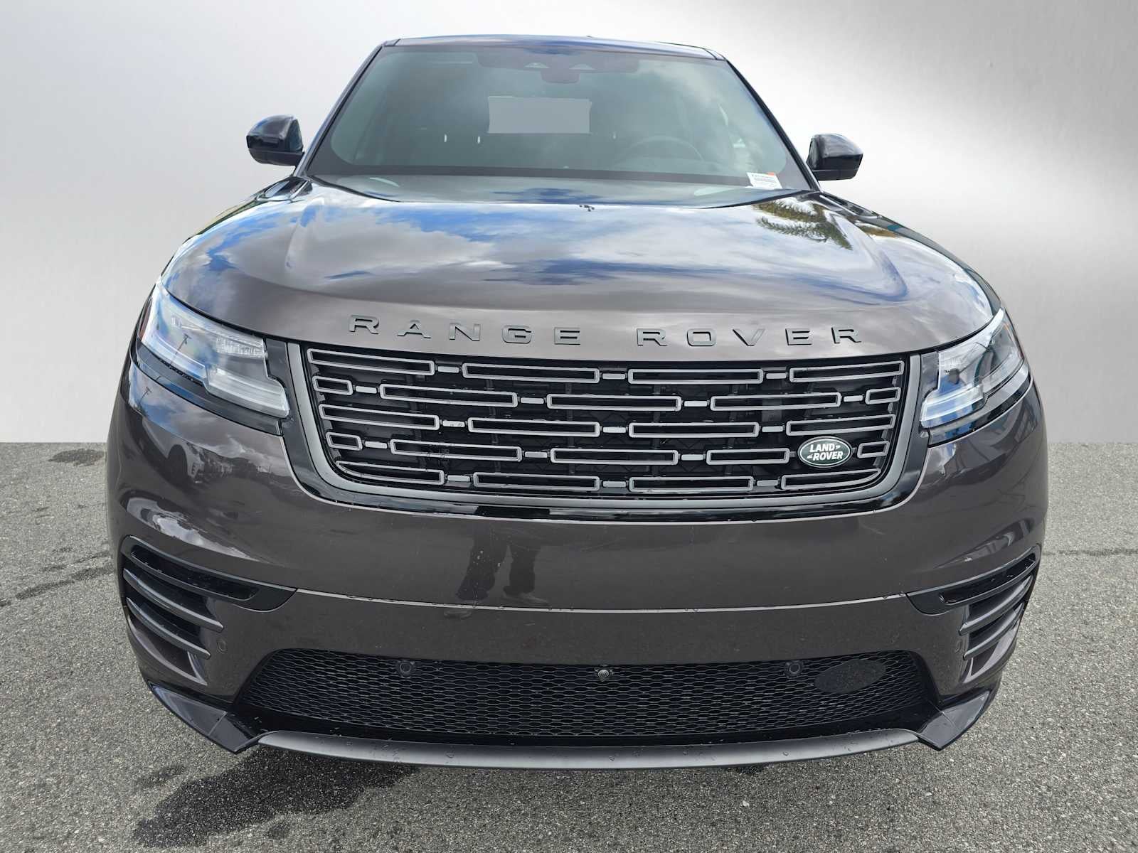 2026 Land Rover Range Rover Velar Dynamic SE
