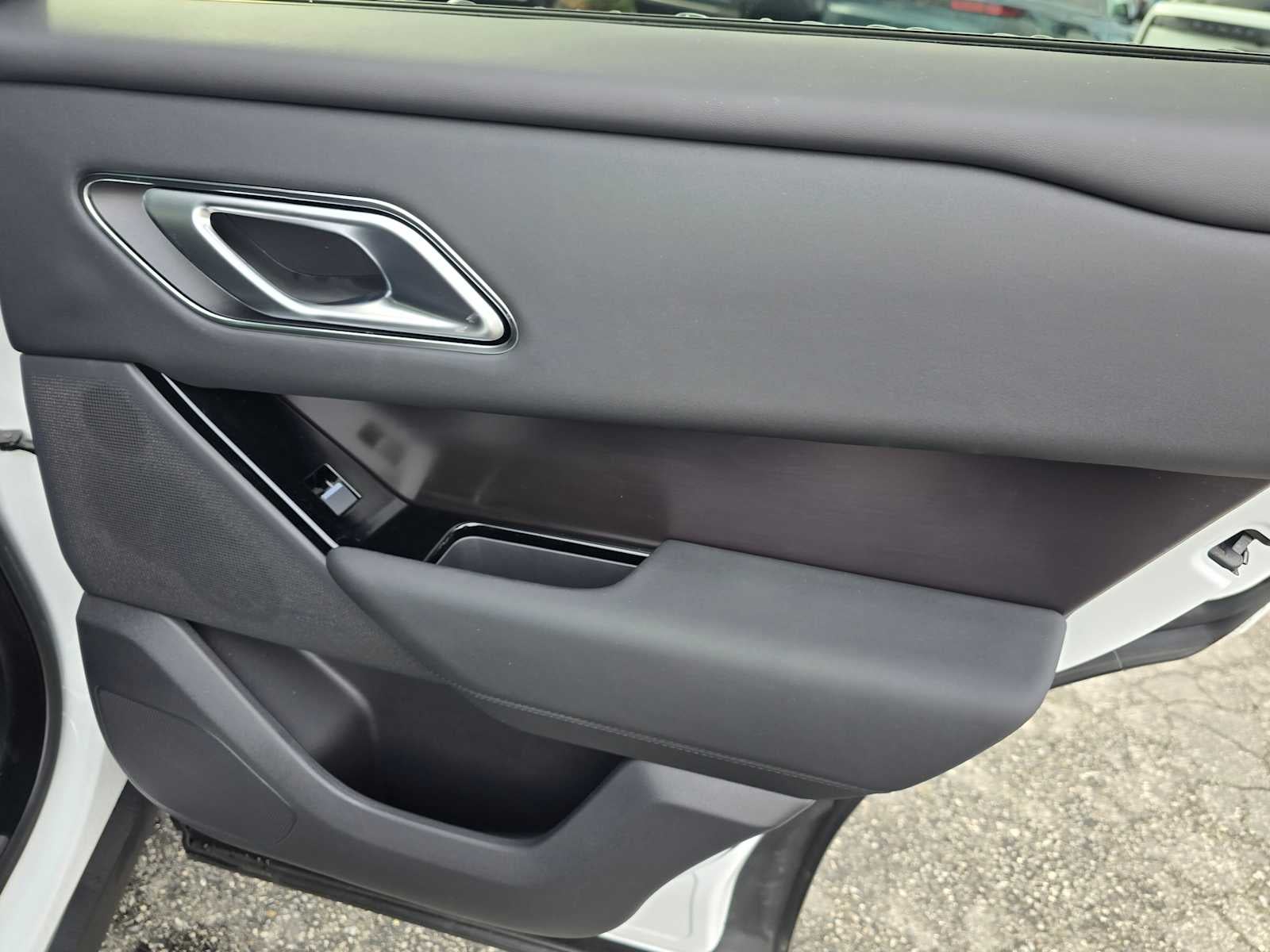 2026 Land Rover Range Rover Velar Dynamic SE