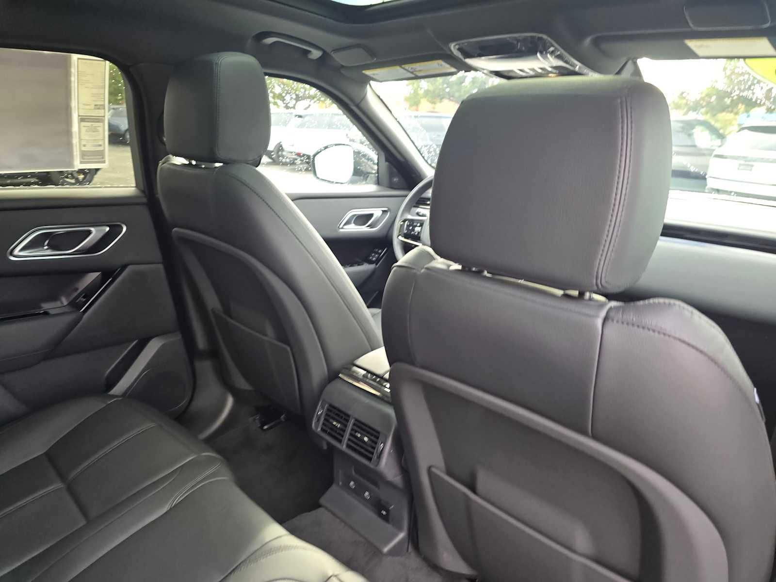 2026 Land Rover Range Rover Velar Dynamic SE