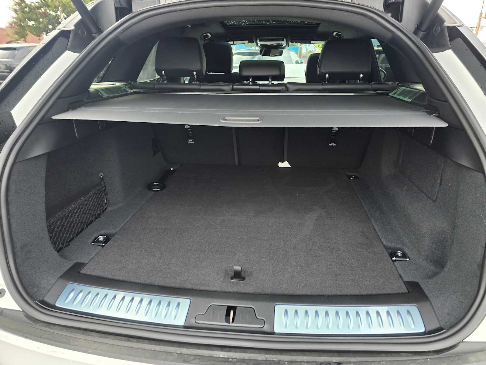 2026 Land Rover Range Rover Velar Dynamic SE