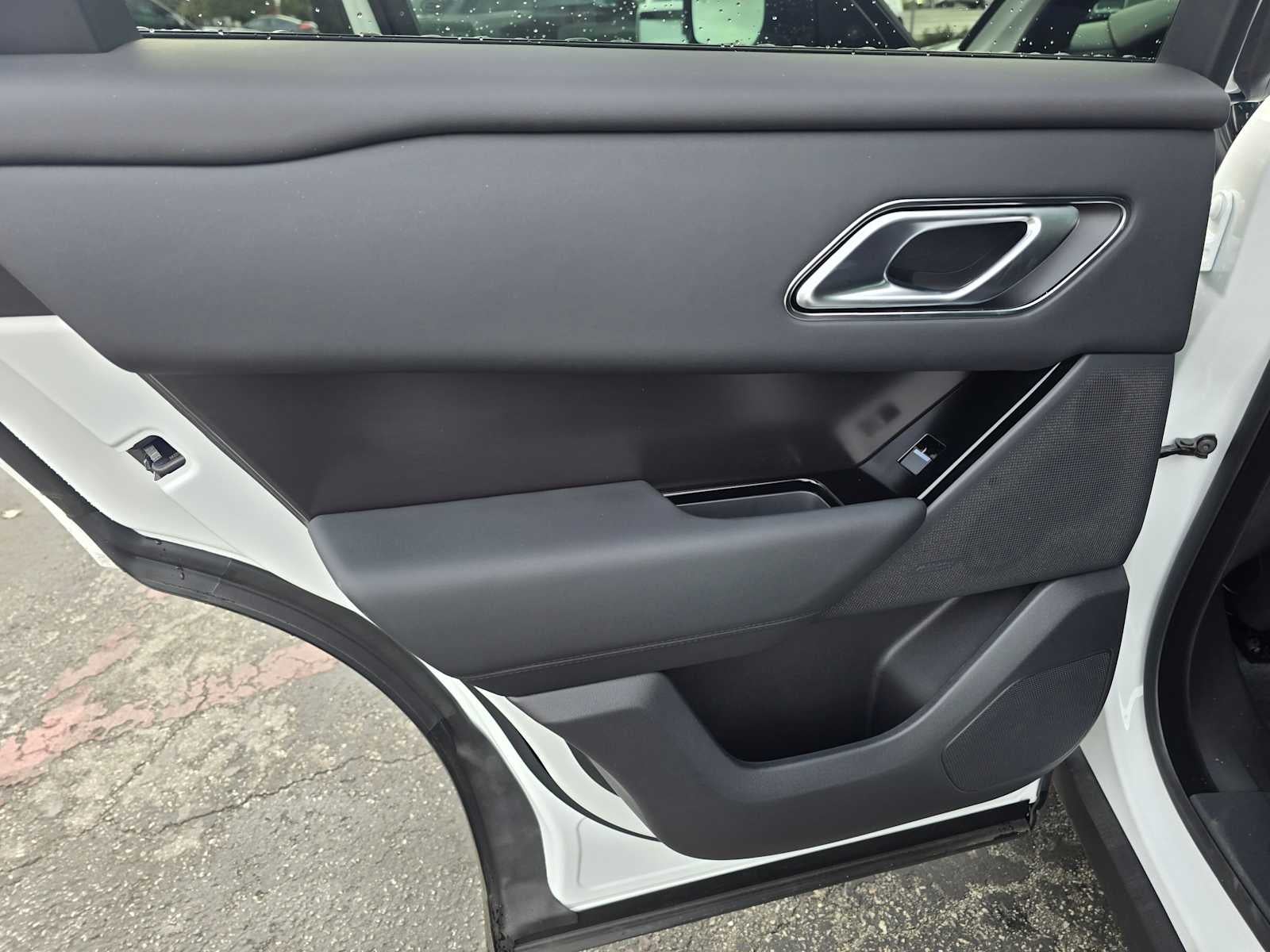 2026 Land Rover Range Rover Velar Dynamic SE