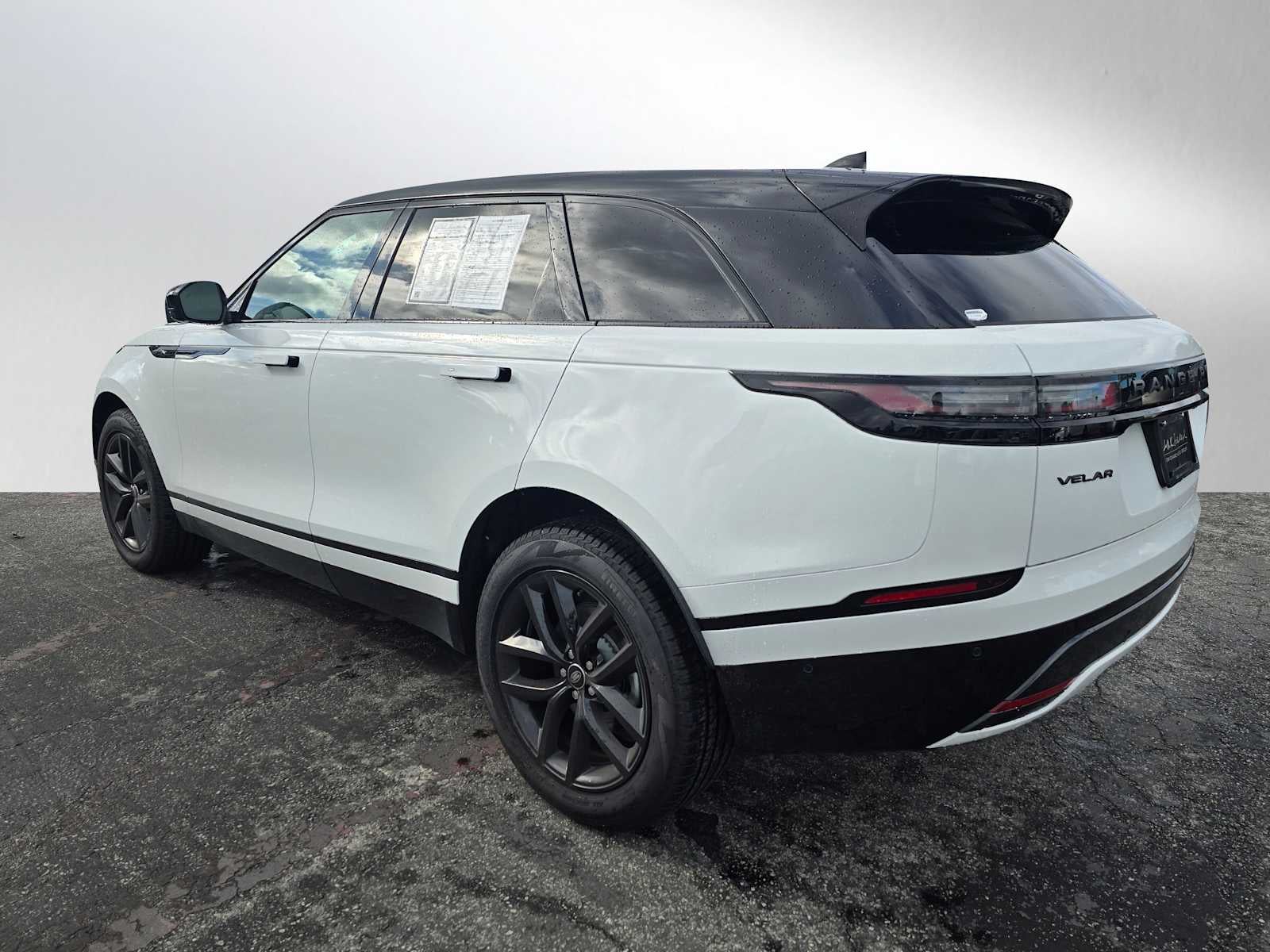 2026 Land Rover Range Rover Velar Dynamic SE