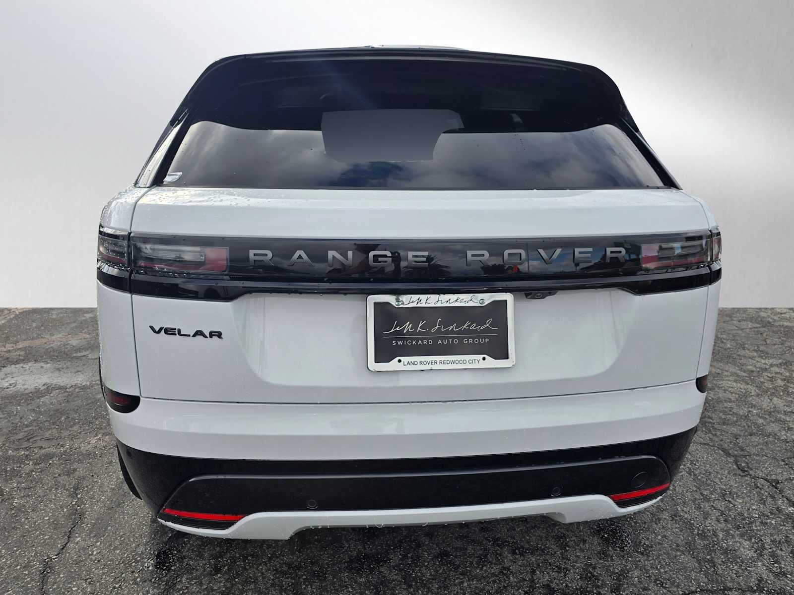 2026 Land Rover Range Rover Velar Dynamic SE