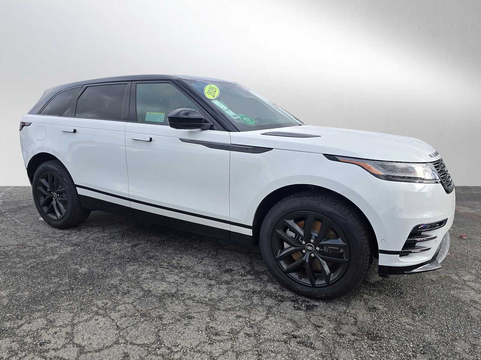 2026 Land Rover Range Rover Velar Dynamic SE