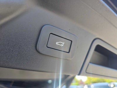 2026 Land Rover Range Rover Velar Dynamic SE