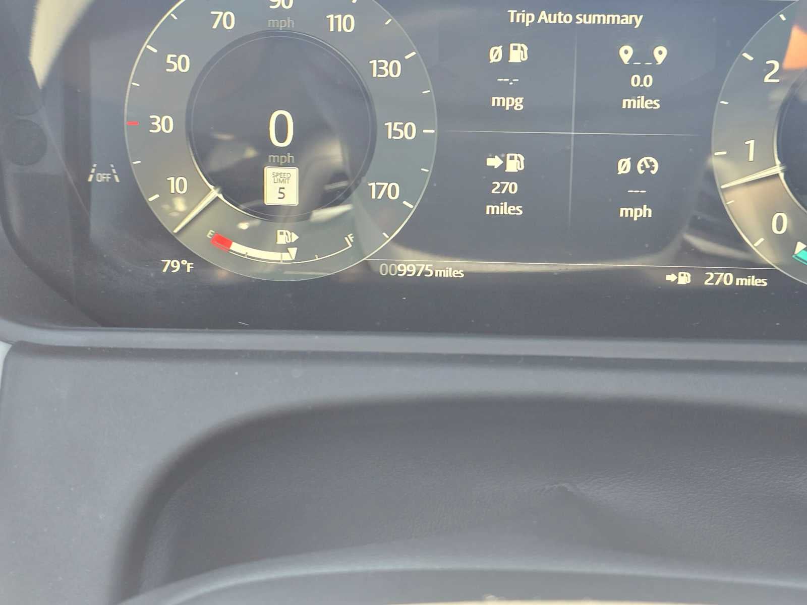 2026 Land Rover Range Rover Velar Dynamic SE