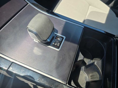 2026 Land Rover Range Rover Velar Dynamic SE