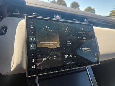 2026 Land Rover Range Rover Velar Dynamic SE