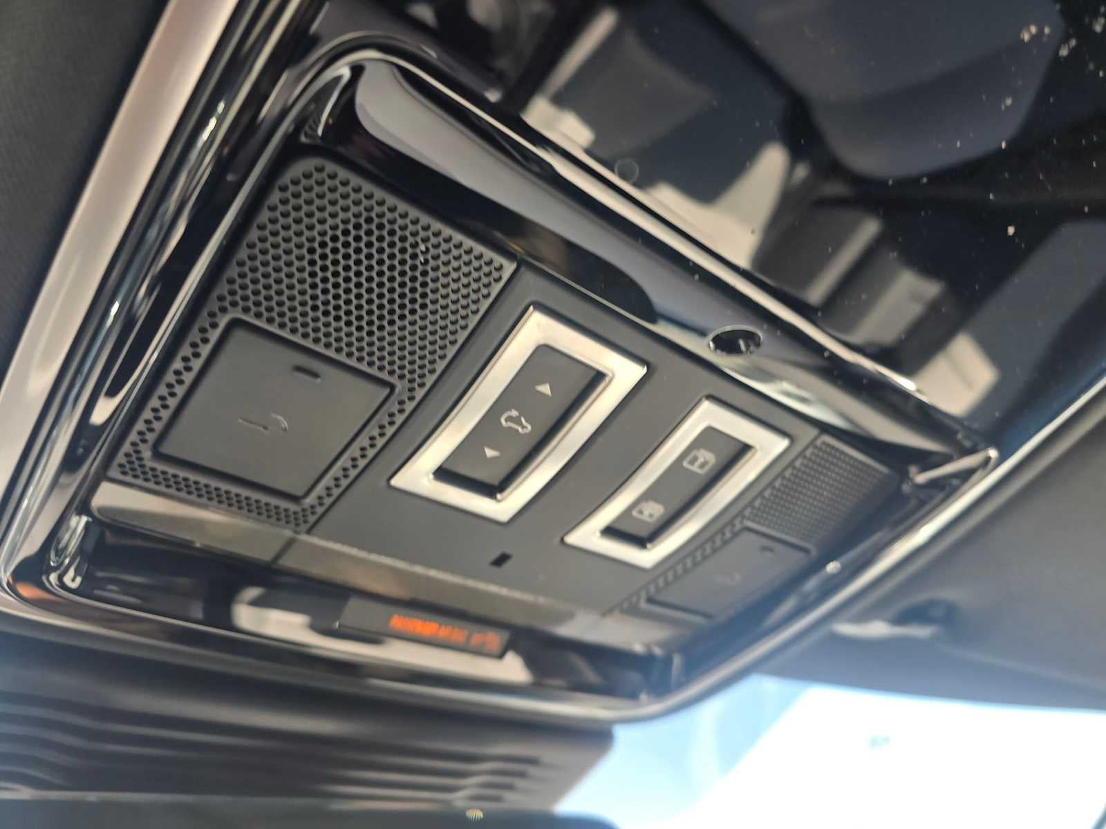2026 Land Rover Range Rover Velar Dynamic SE