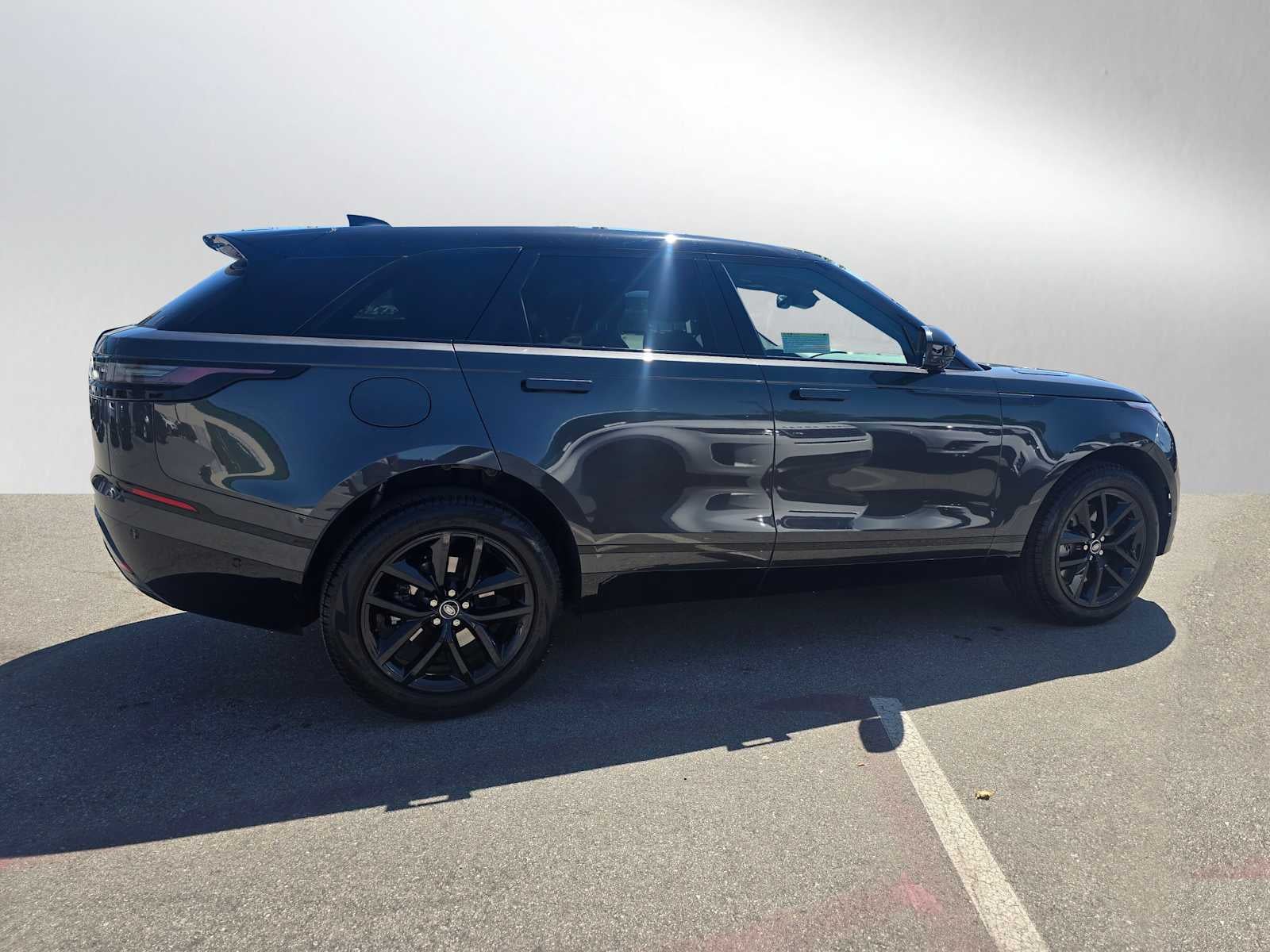 2026 Land Rover Range Rover Velar Dynamic SE