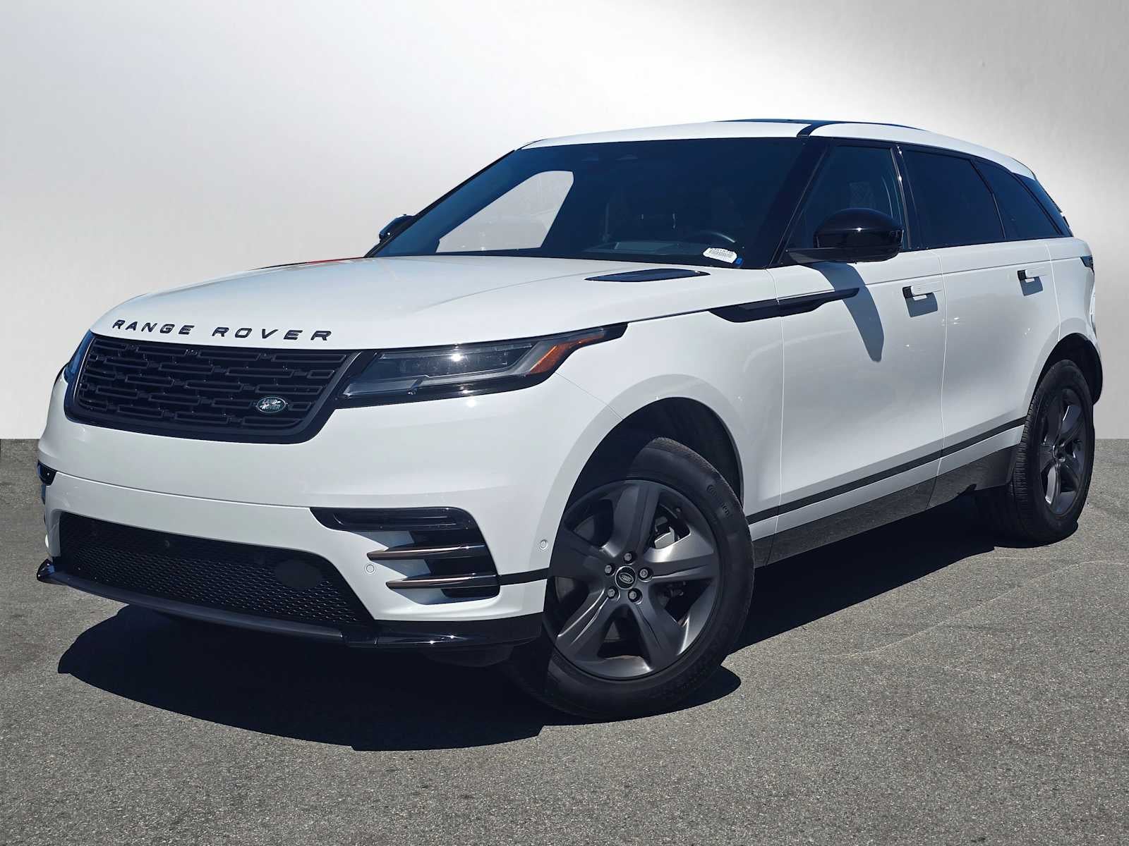 2025 Land Rover Range Rover Velar Dynamic SE