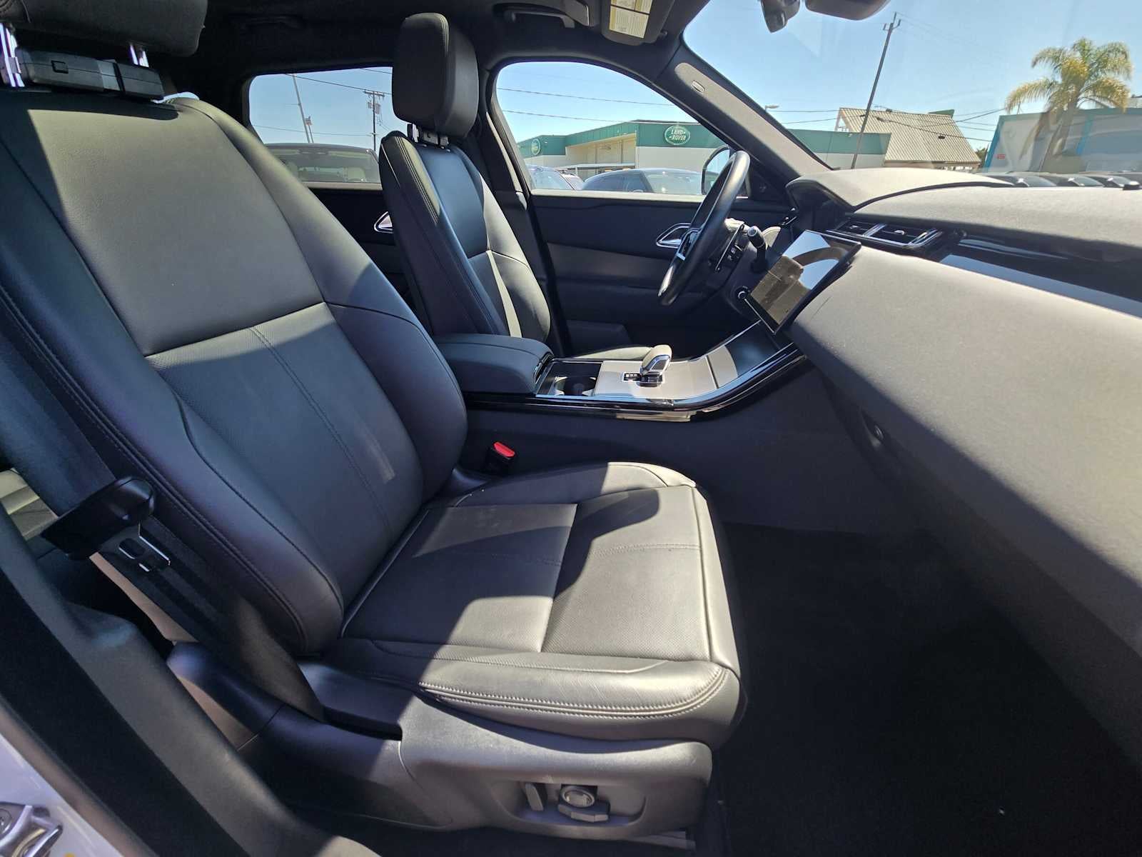 2025 Land Rover Range Rover Velar Dynamic SE