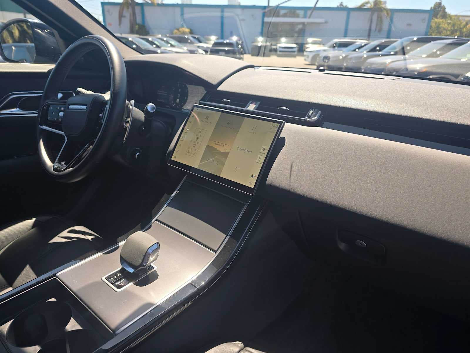 2025 Land Rover Range Rover Velar Dynamic SE