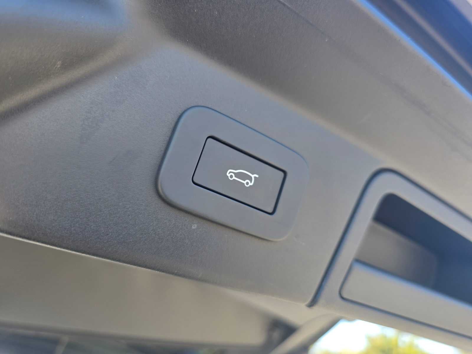 2025 Land Rover Range Rover Velar Dynamic SE