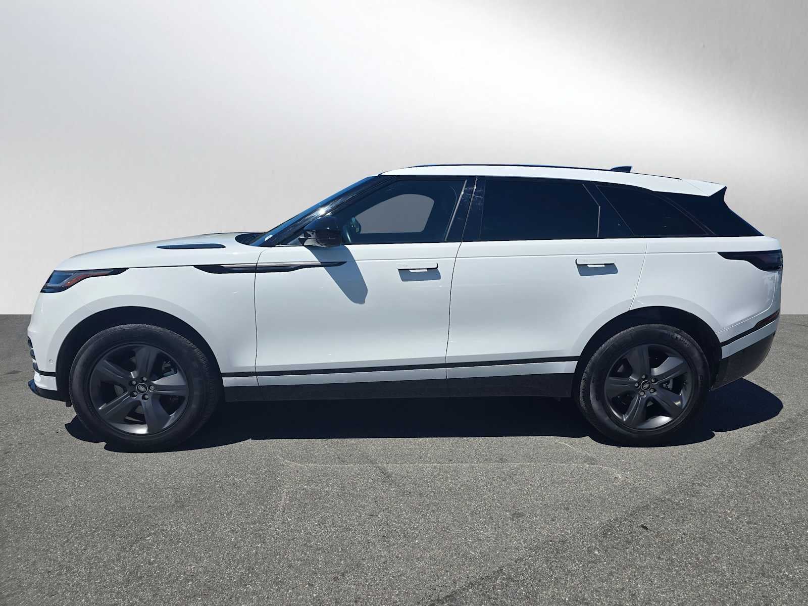 2025 Land Rover Range Rover Velar Dynamic SE